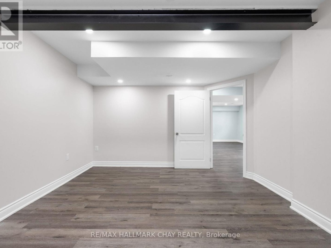 2052 MARCHMONT ROAD, 