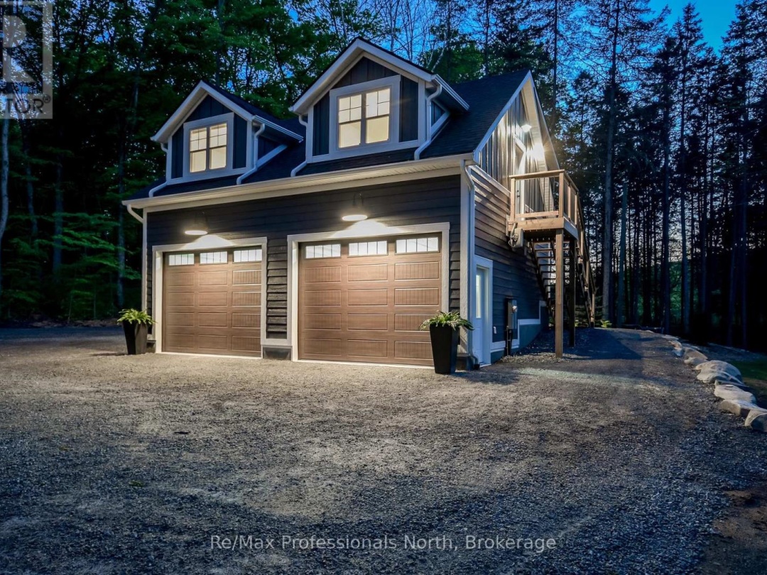 103 Pen Lake Point Road, Peninsula Lake