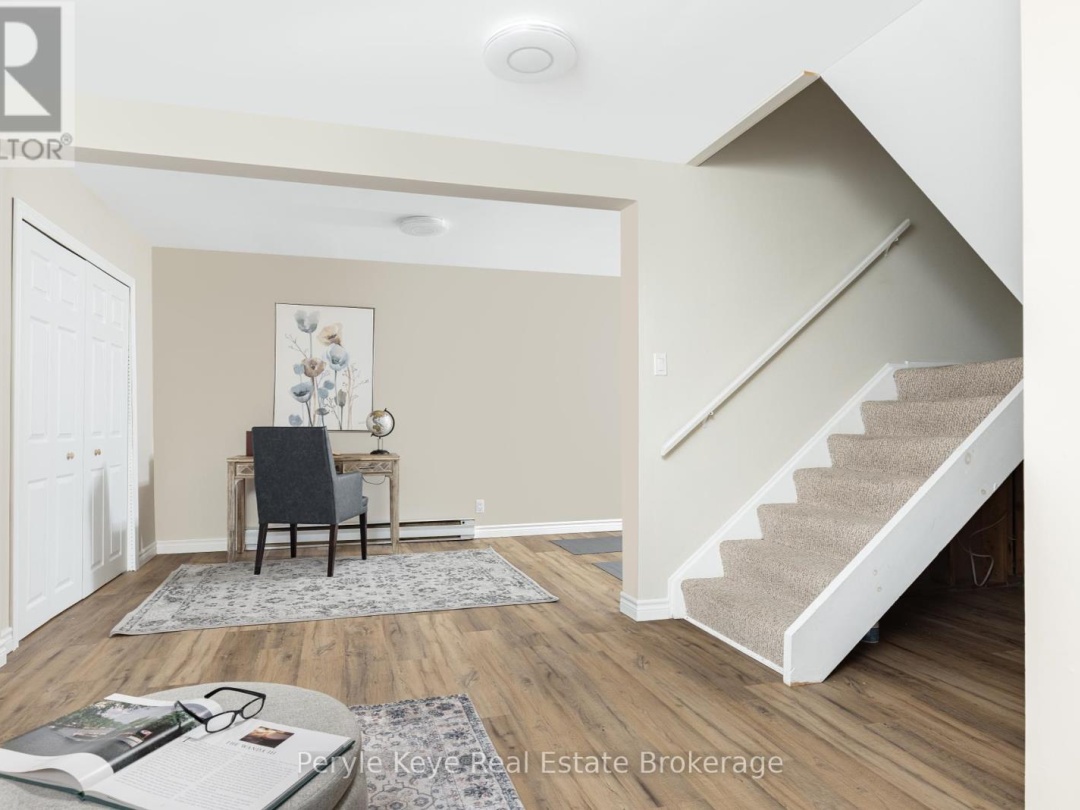 2 63 Southbank Drive, Lake Muskoka