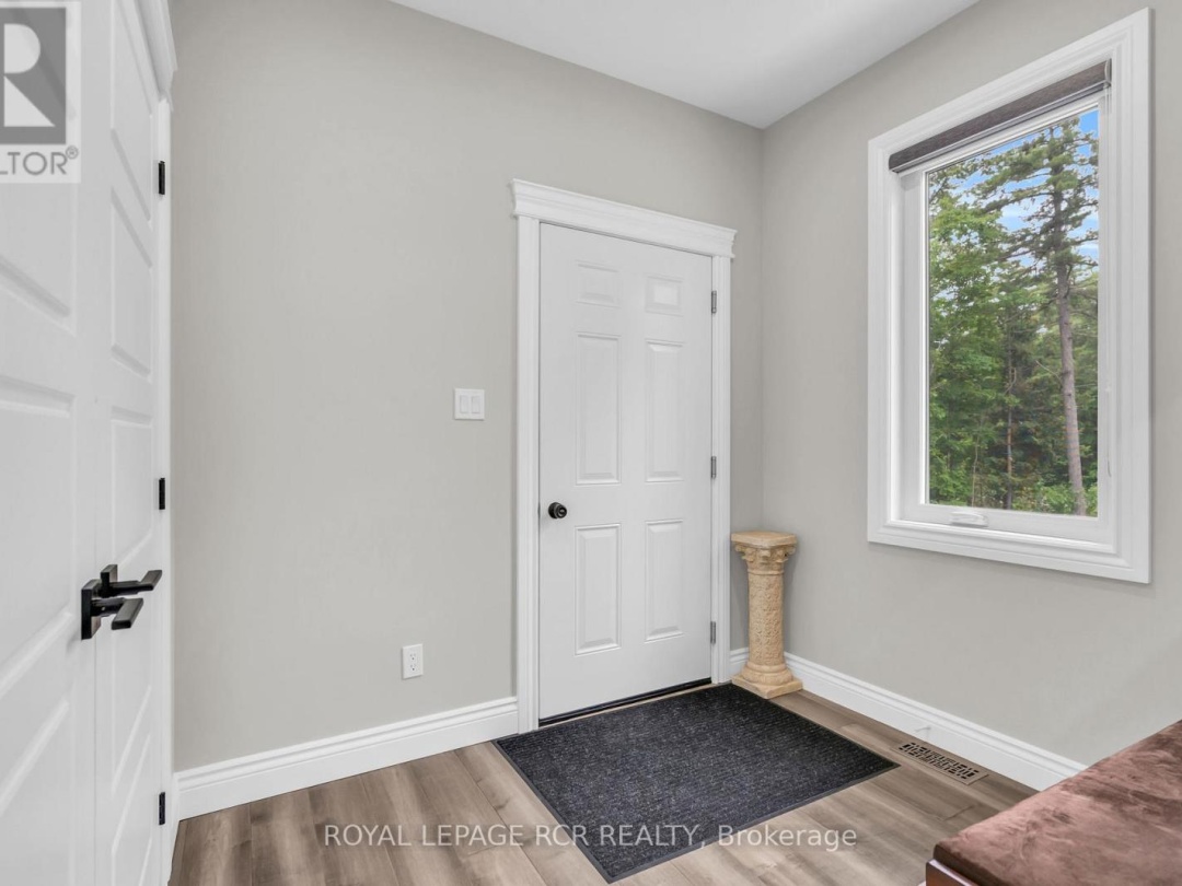 2360 HONEY HARBOUR ROAD, 