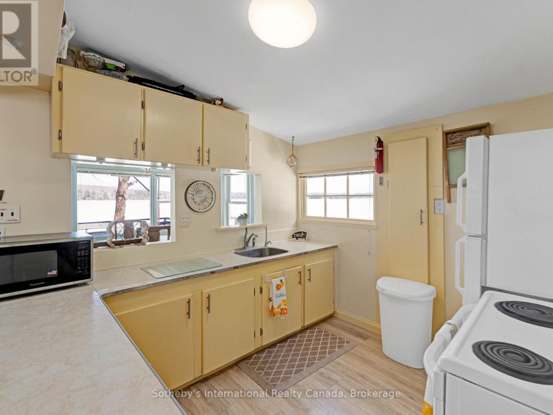 1028 Hillcrest Lane, Halls Lake