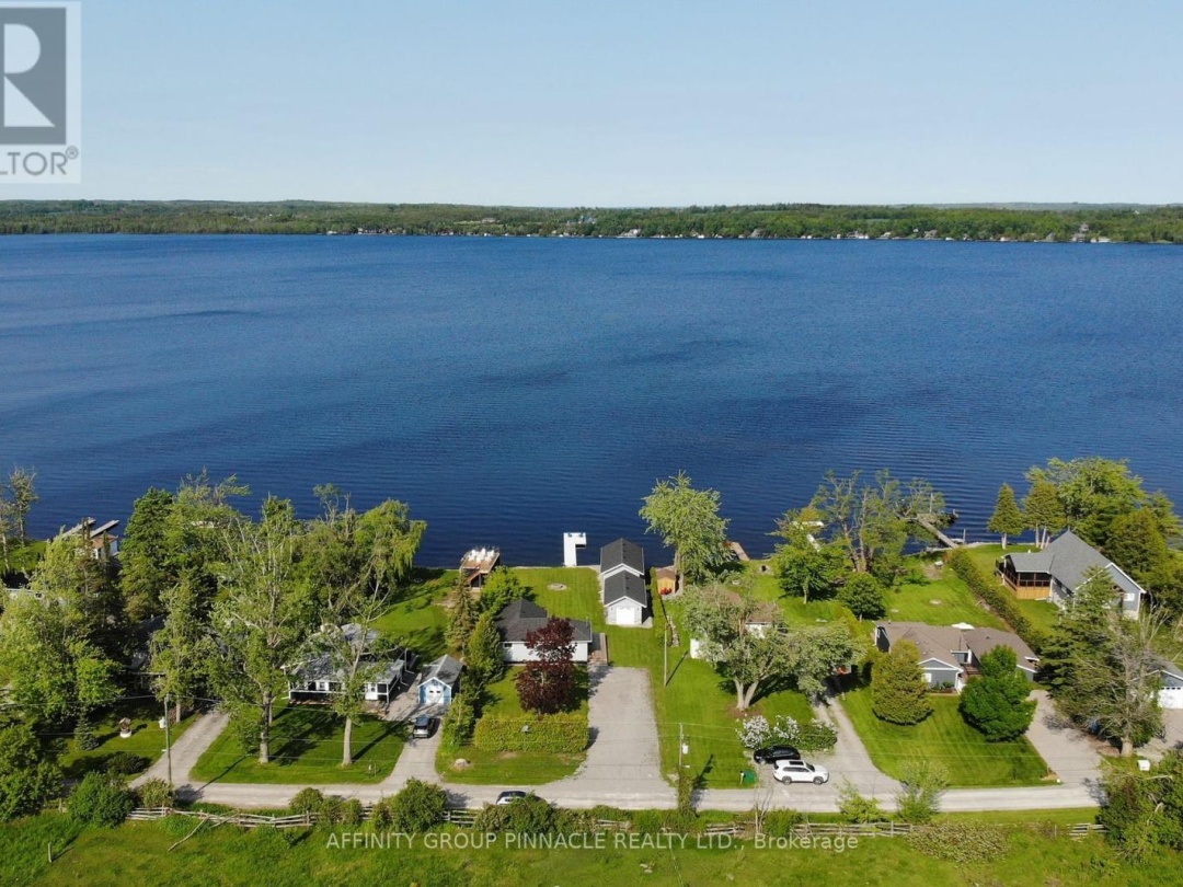 12 GILLIS STREET, Sturgeon Lake