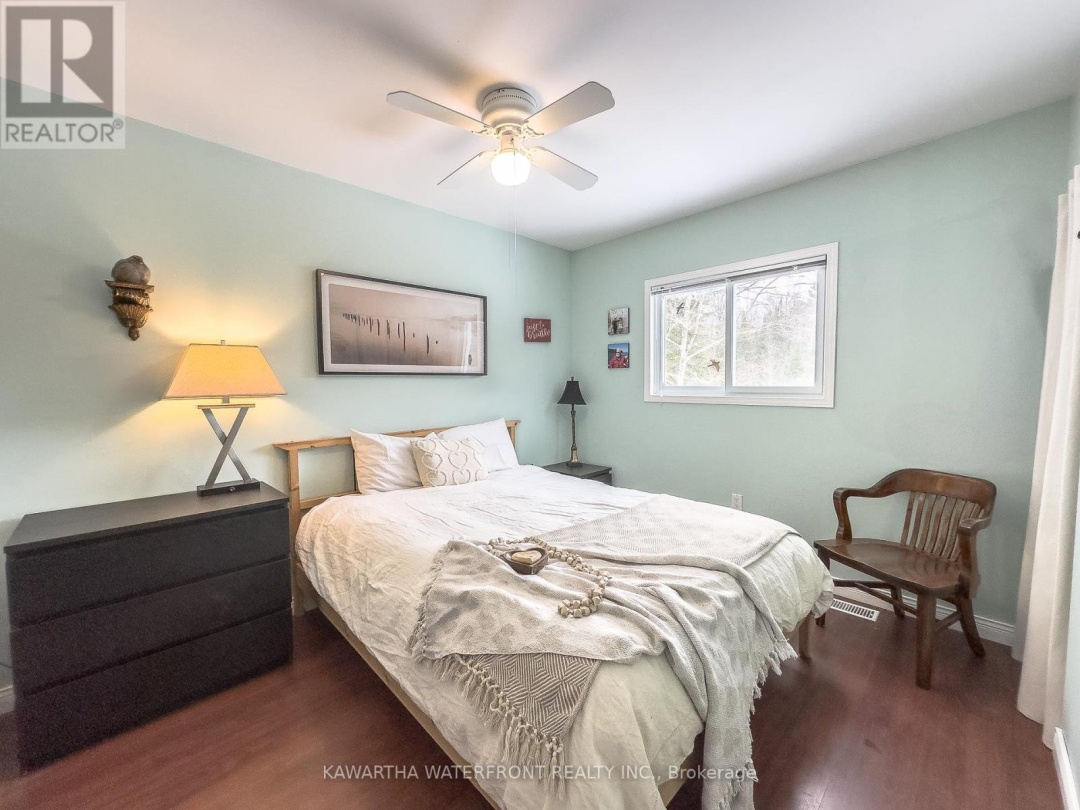 1170 ENGLISH CIRCLE, 