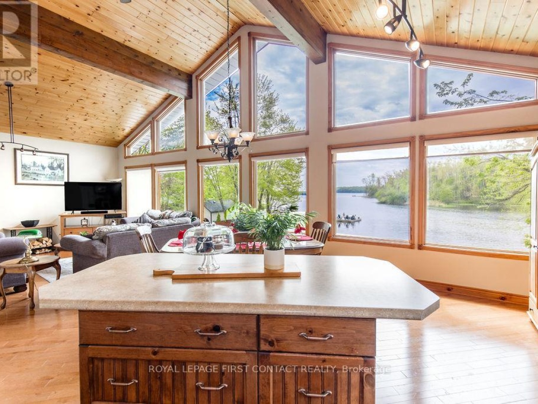 4447 ORKNEY BEACH ROAD, Lake Simcoe