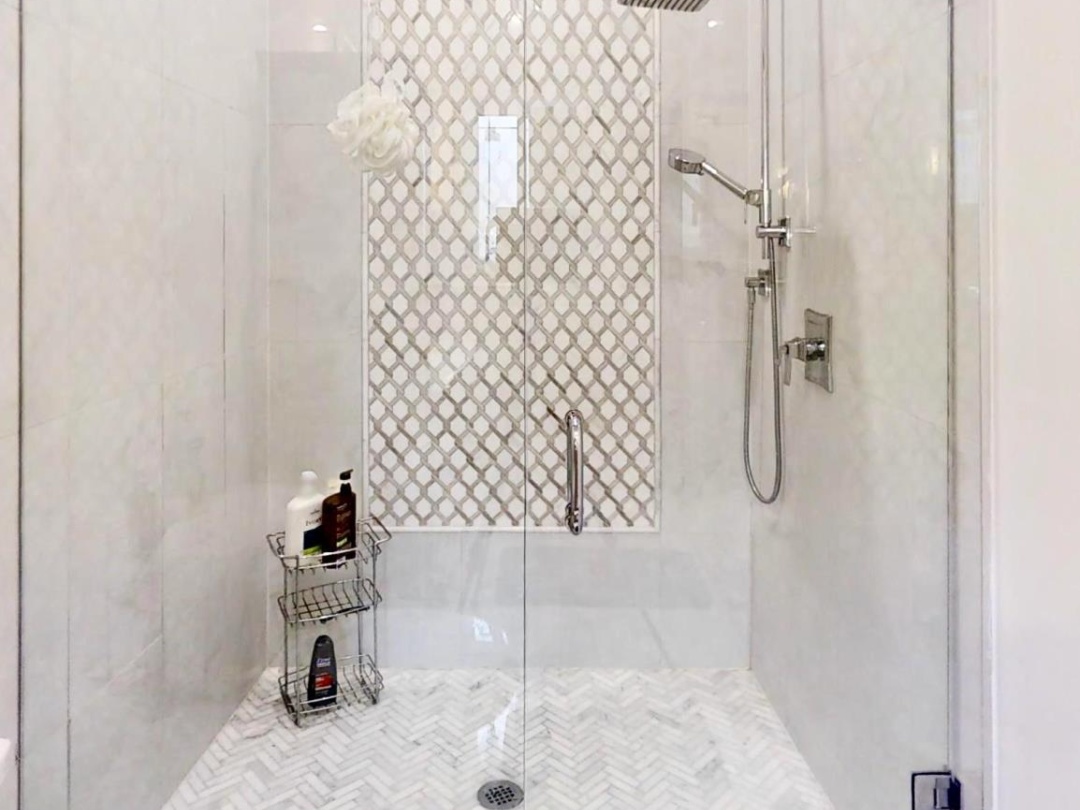 2501 Lakeshore Drive, Lake Simcoe