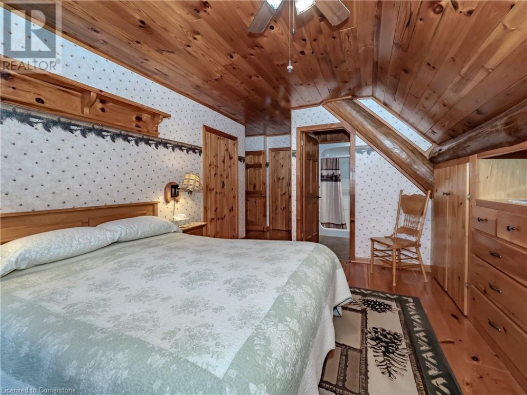 1696 HIGHWAY 118 E, 