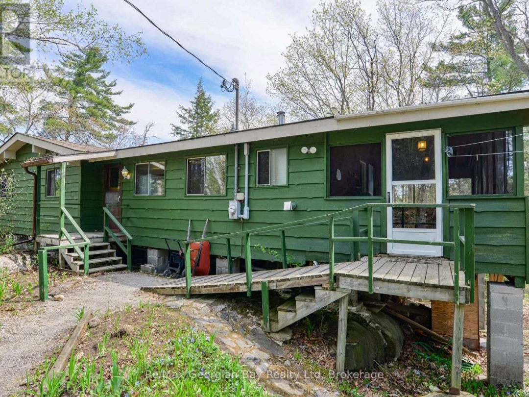 214 Trans Canada Bay Road, Six Mile Lake