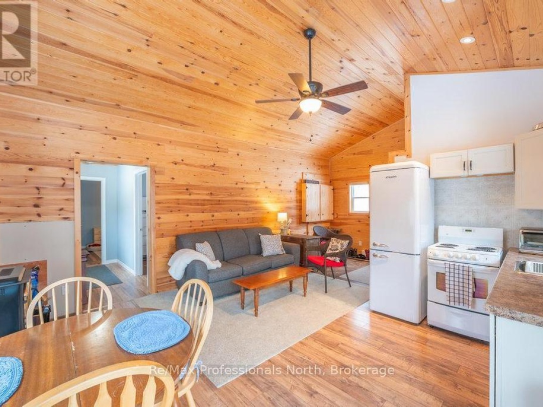 1145 Chelsea Lane, Maple Lake