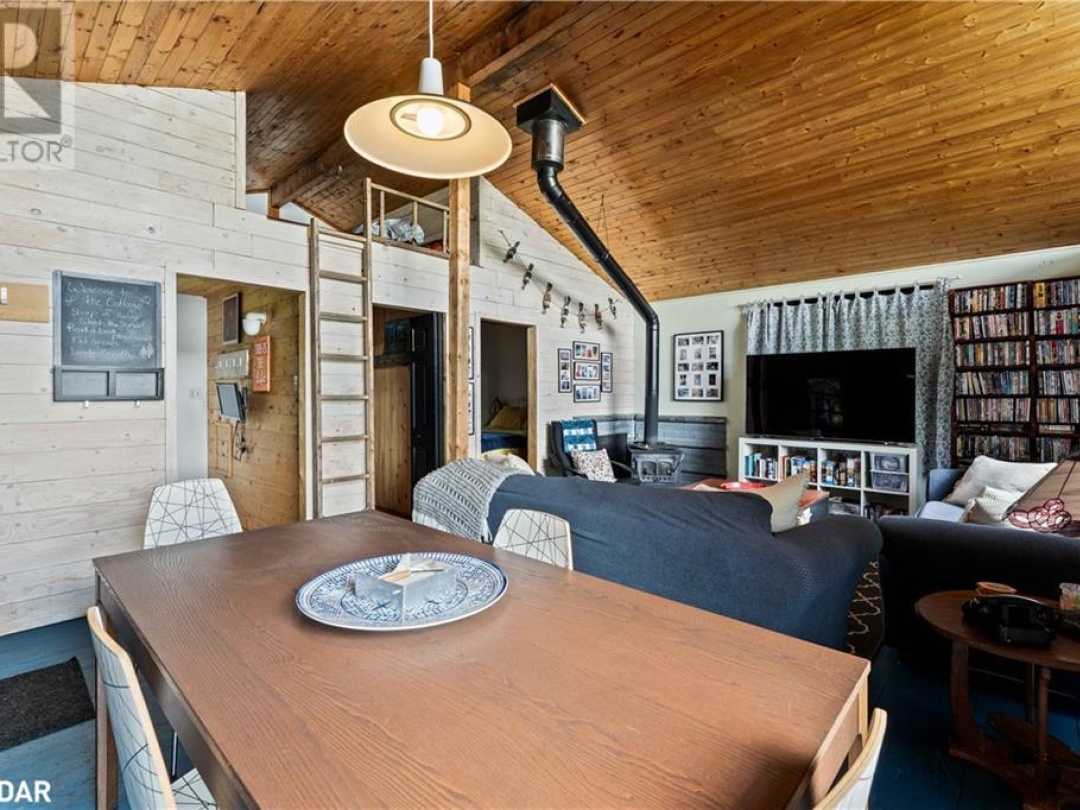 228 Macbeth Island Island, Wood Lake