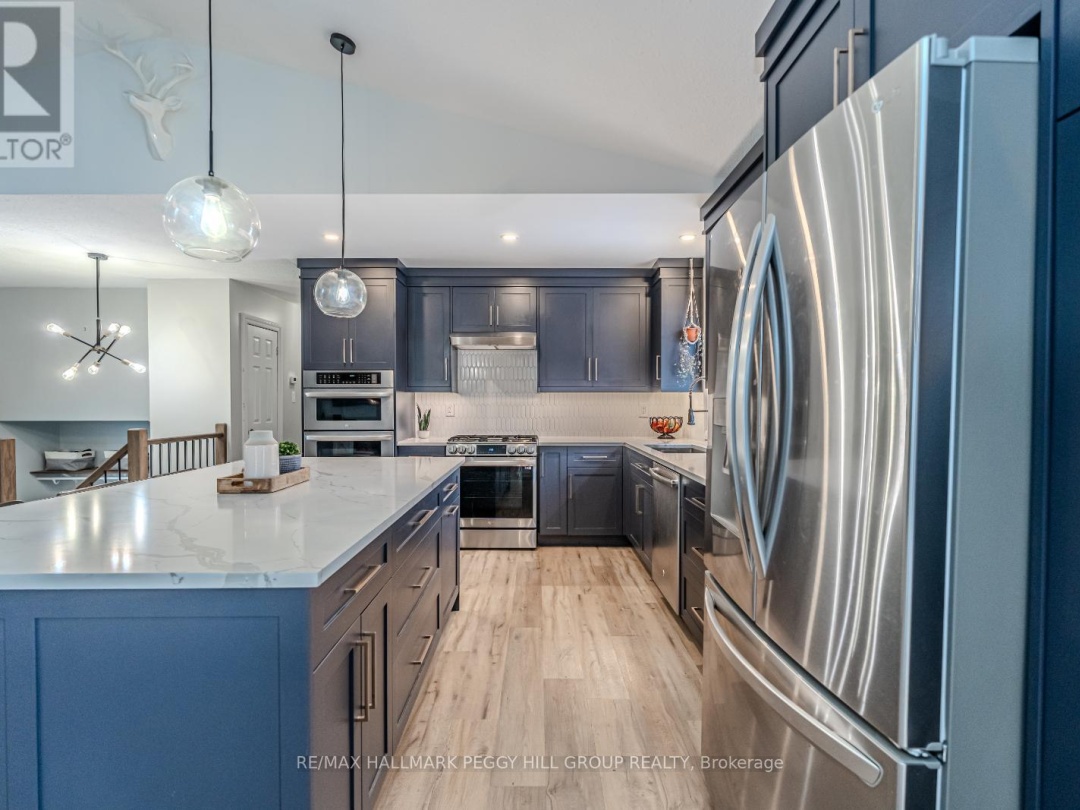 285 WARMINSTER SIDEROAD, 