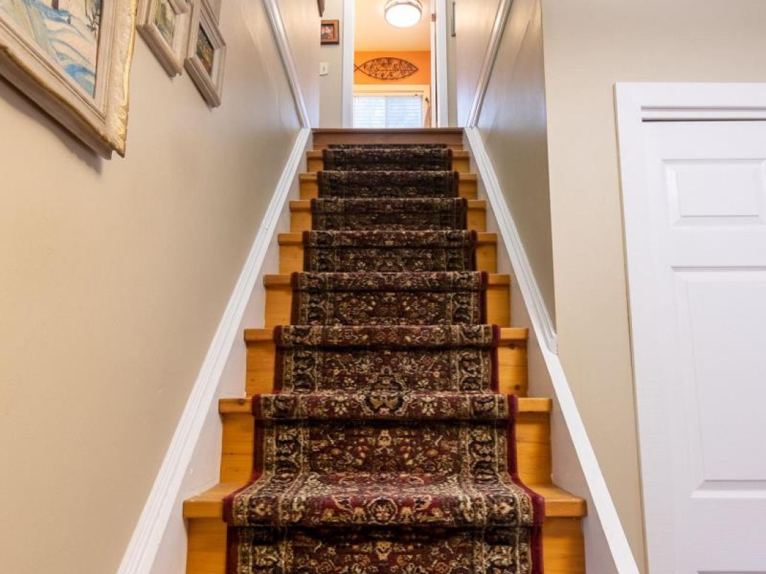 80 Invergordon Avenue, Gull Lake