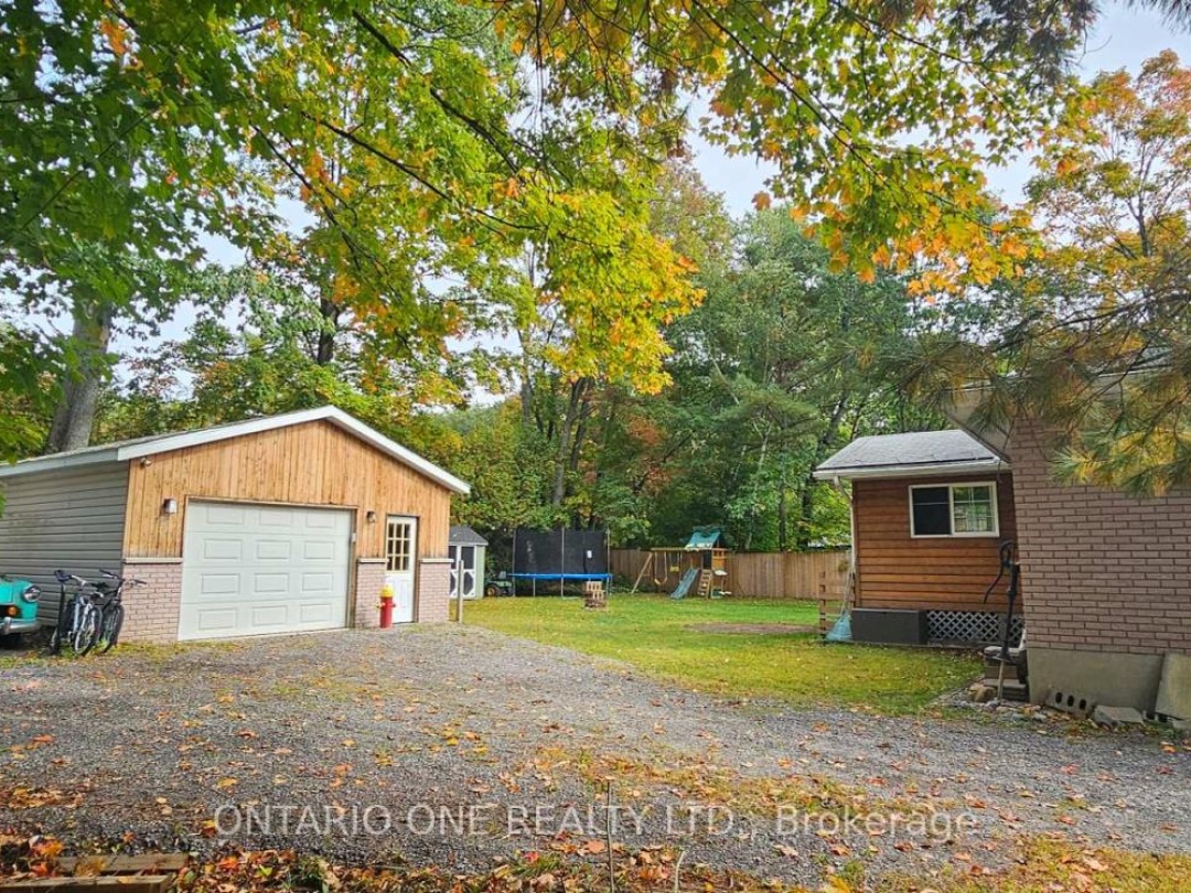 550 MUSKOKA BEACH ROAD, 