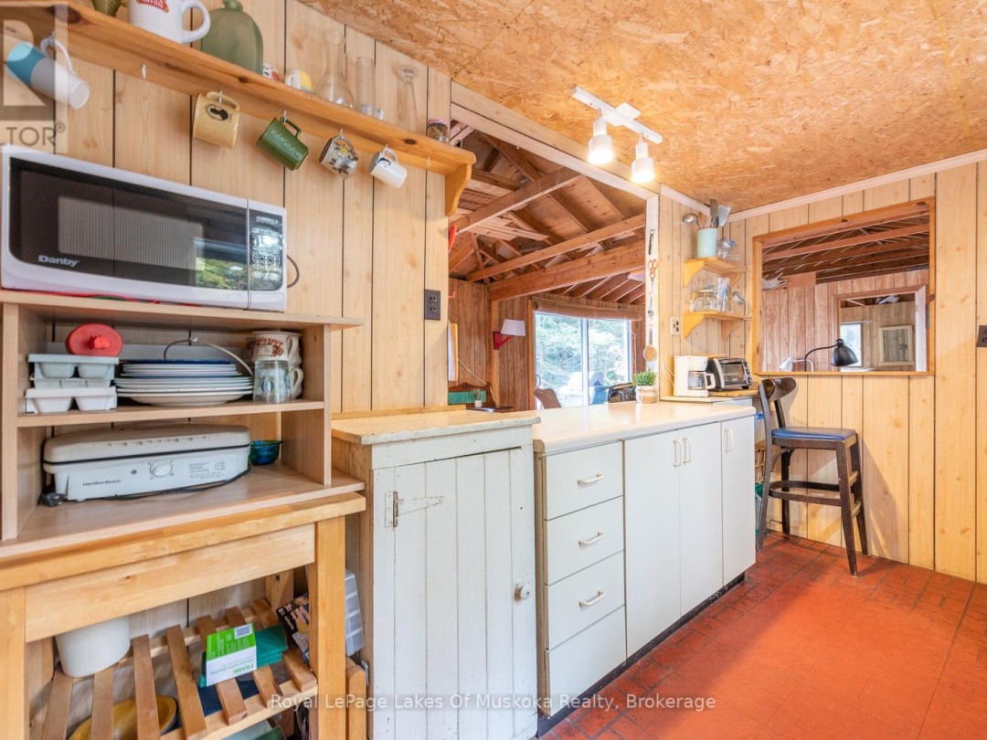 1086 SOUTH TOAD LAKE ROAD, Toad Lake