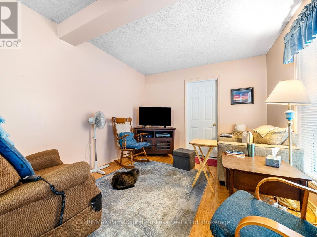 18 GEORGIAN BAY AVENUE, 