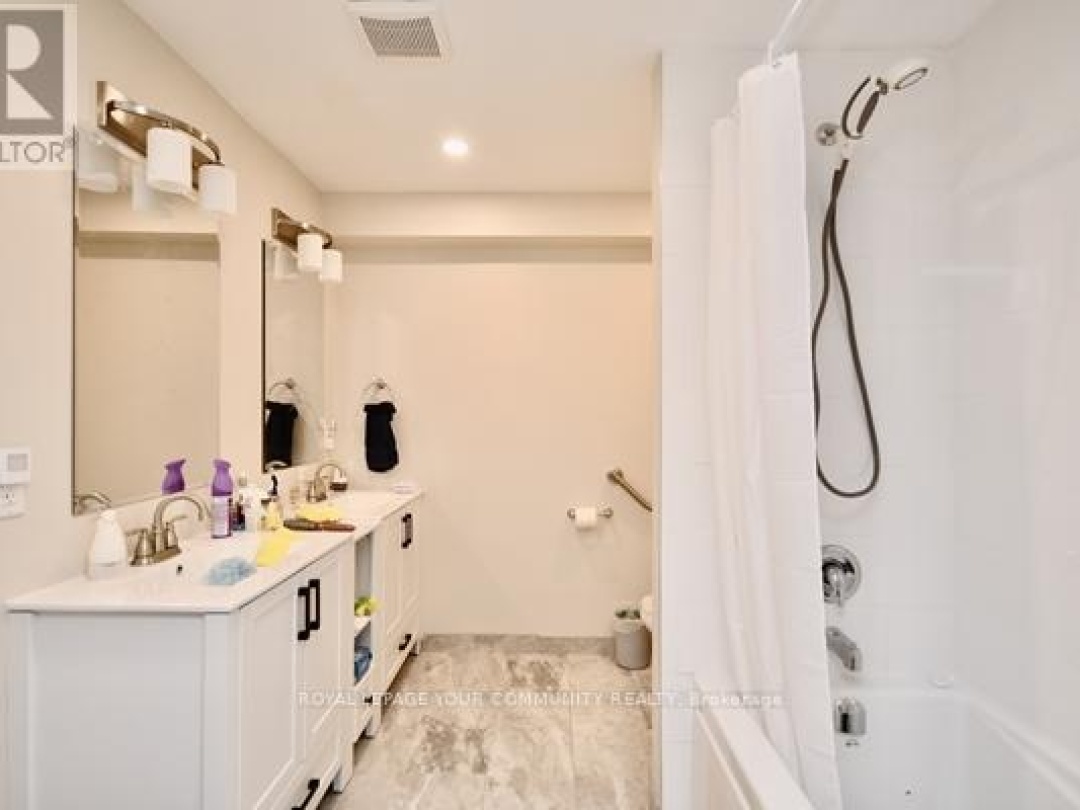 246 MISSISSAUGA STREET W, Orillia