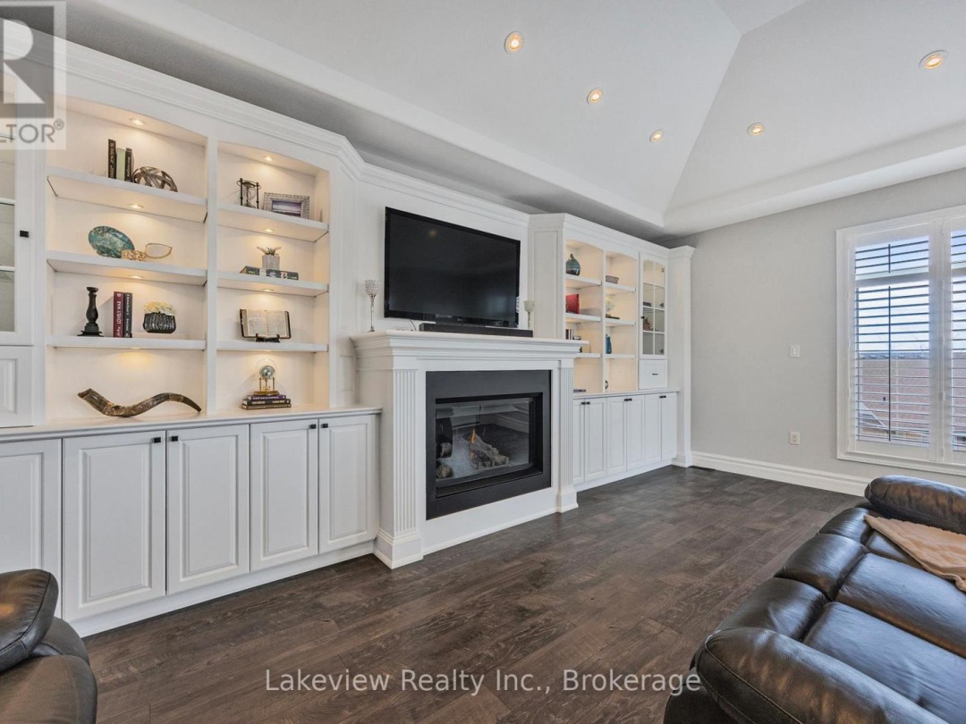 31 CLEOPATRA COURT, Orillia