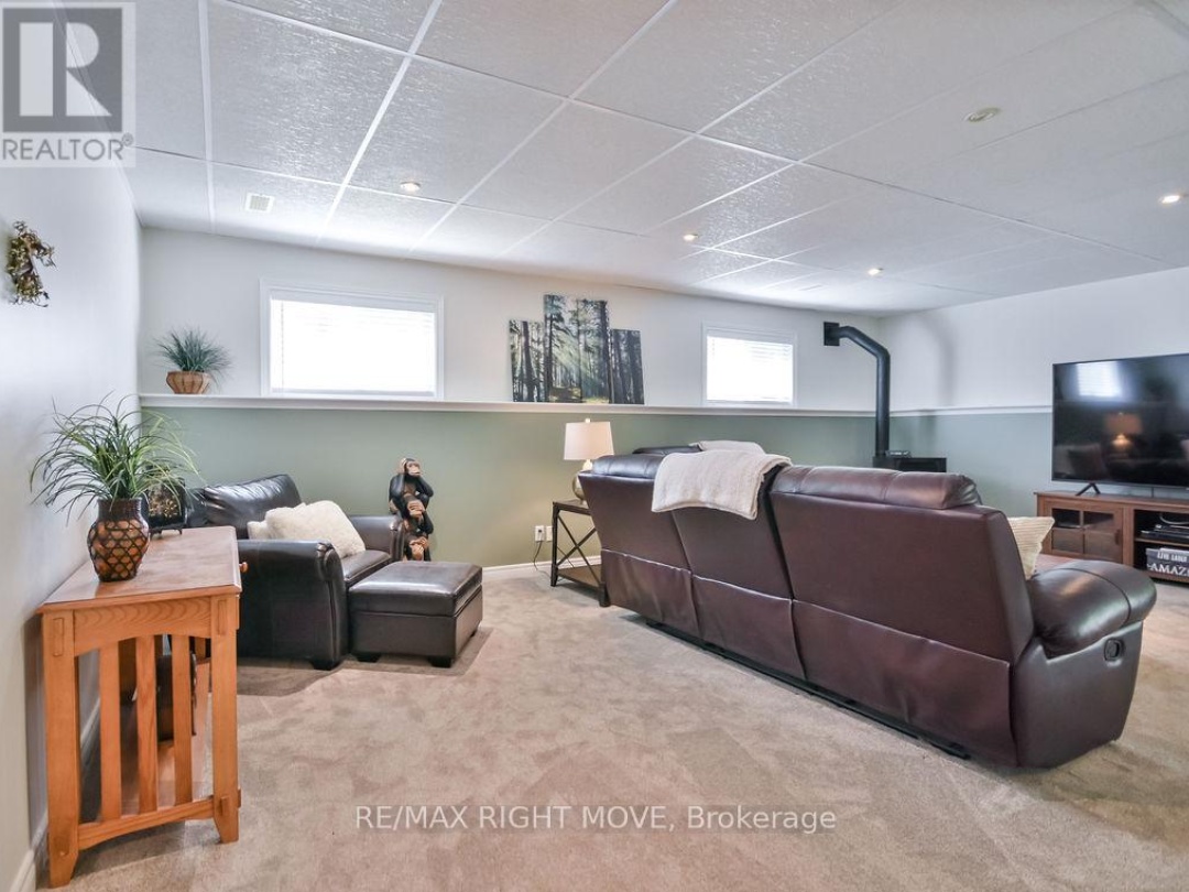 1011 TALBOT TRAIL, 