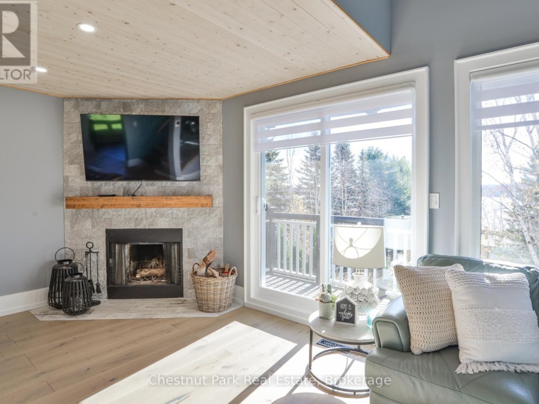 4 Turner Drive, Peninsula Lake