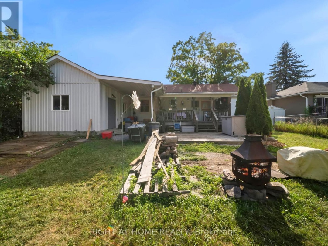 392 BAYVIEW PARKWAY, 