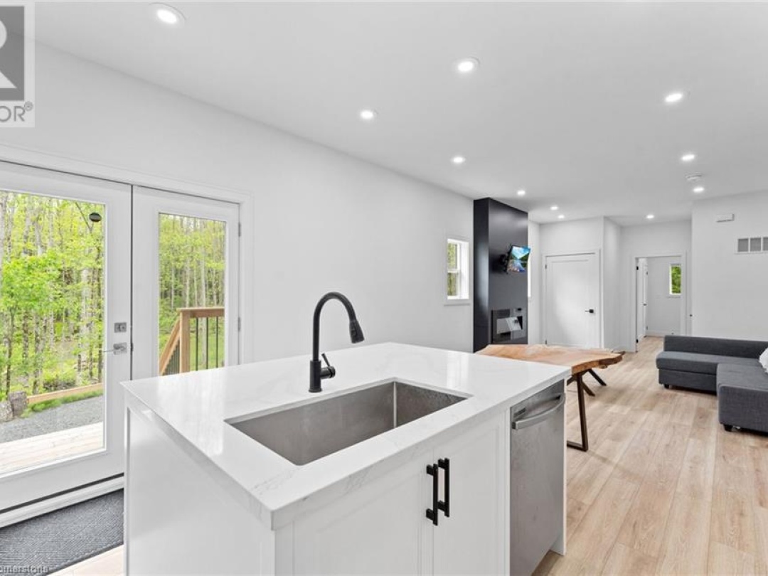 44 Sunnyshore Park Drive, Manitouwabing Lake