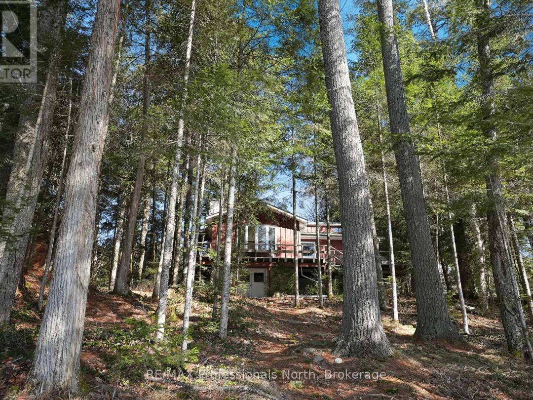 6547 Kennisis Lake Road, Kennisis Lake