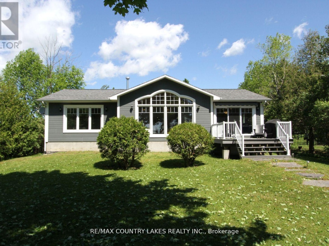 275 MCGUIRE BEACH ROAD, Canal Lake