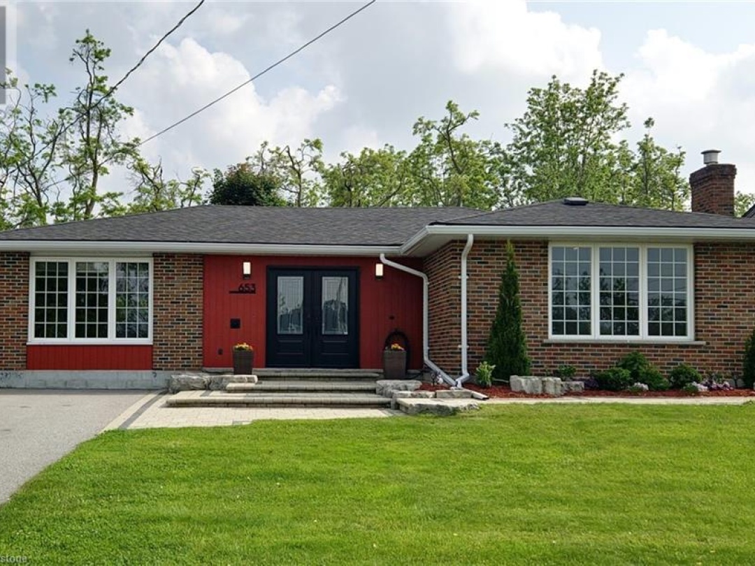 653 SIMCOE Street, 