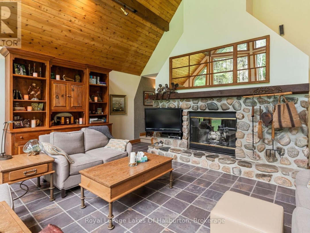 1111 ELK DRIVE, Moose Lake