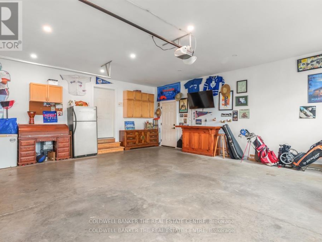 2656 WESTSHORE CRESCENT, 