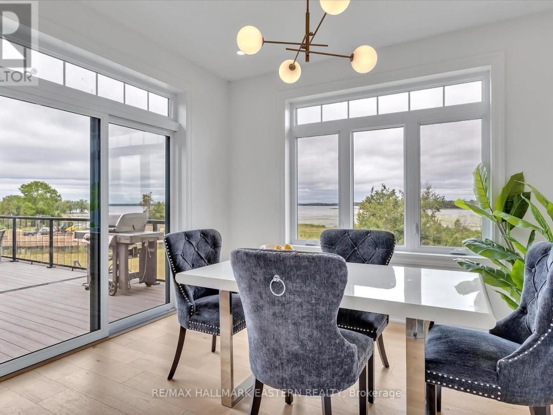35 LAKEVIEW CRESCENT, 