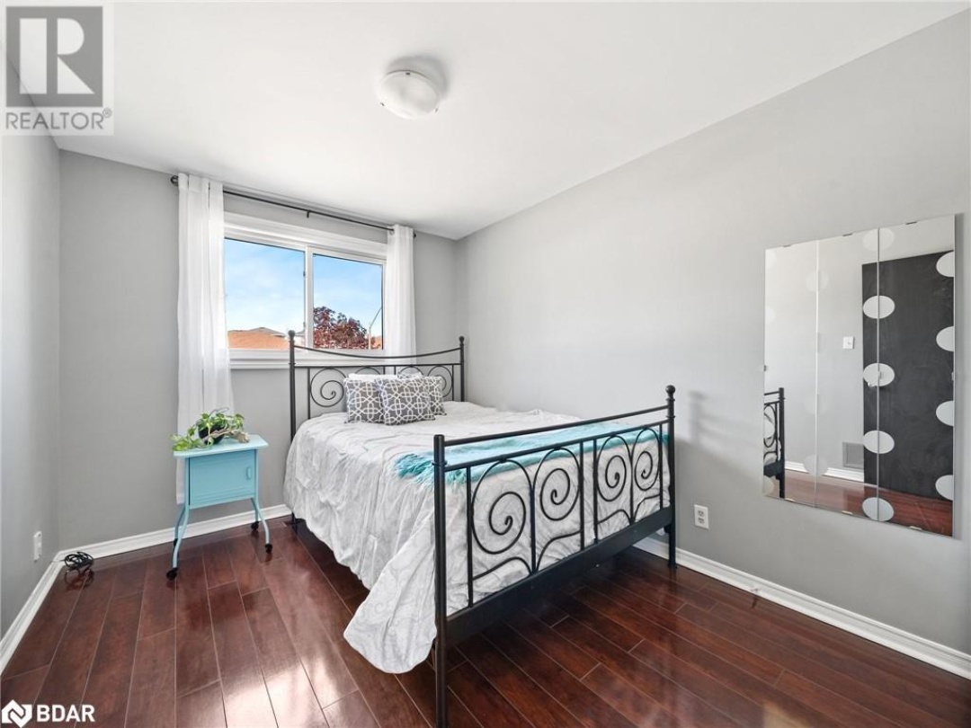 2 CHESTNUT Place, 