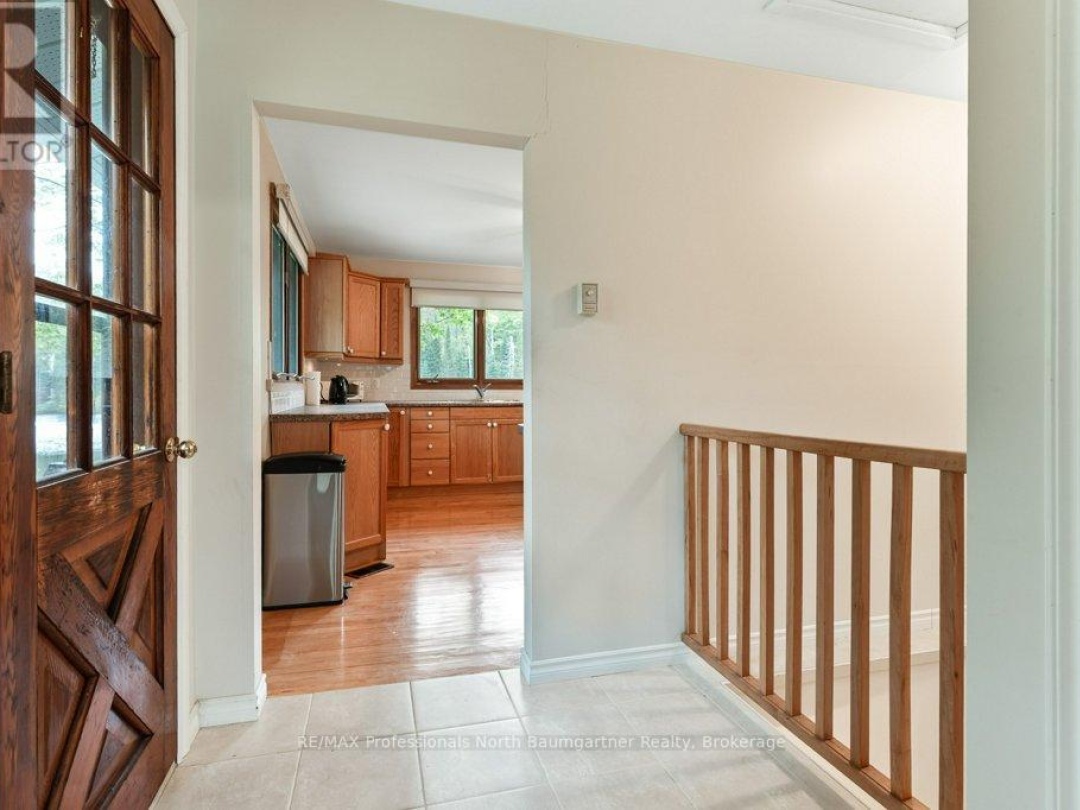1080 Queen's Line Road, Minden Hills