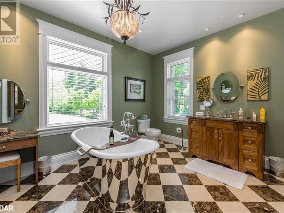 153 Creighton Street S, Lake Simcoe