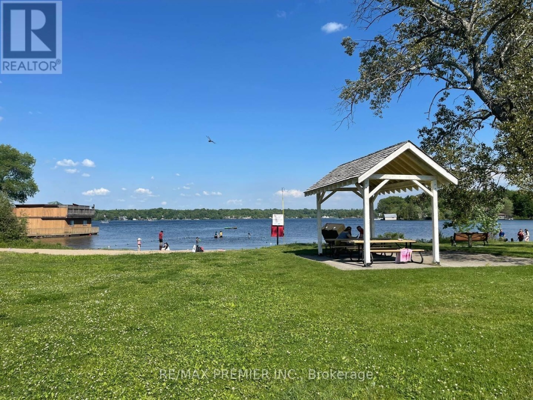 100 Readman Street, Lake Muskoka