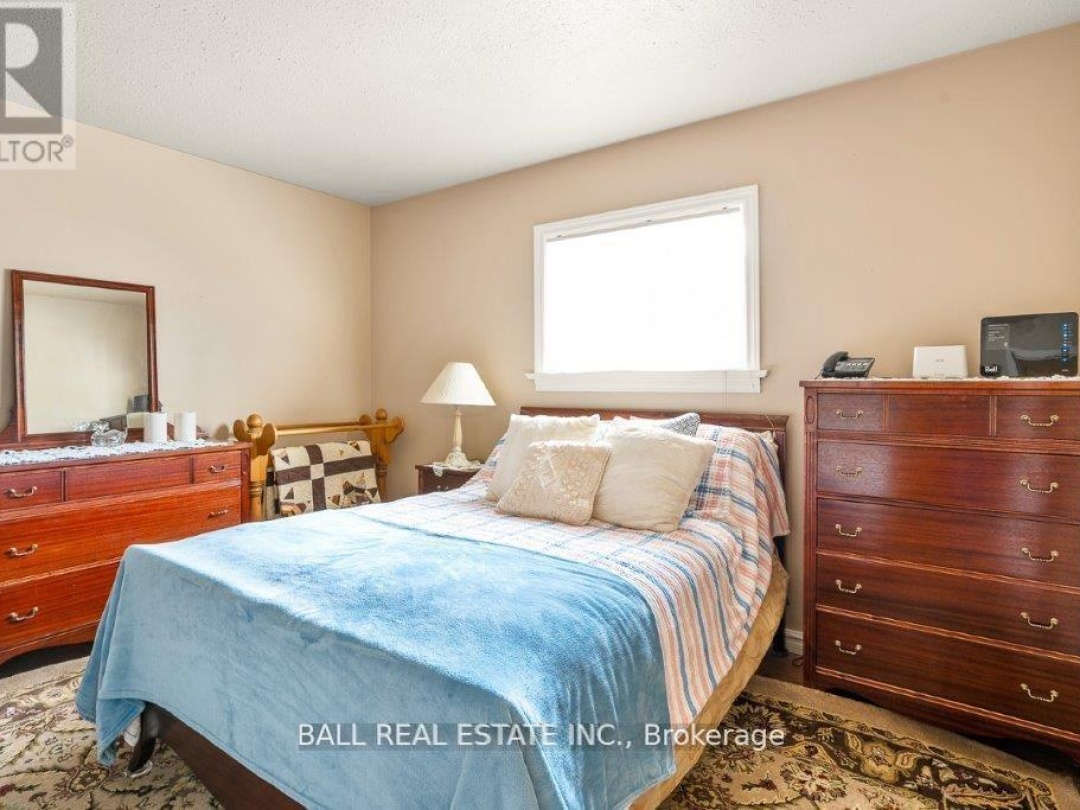 4263 LOOP ROAD, 