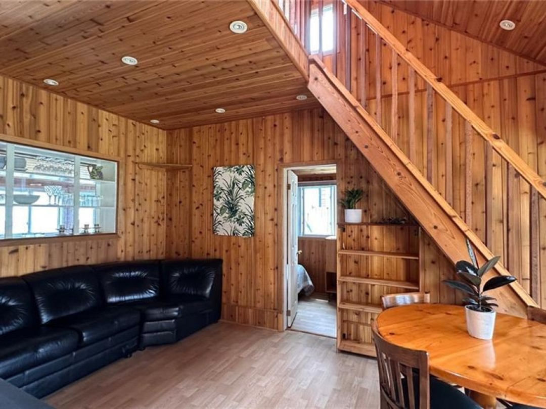 7 Ridge Avenue, Lake Simcoe