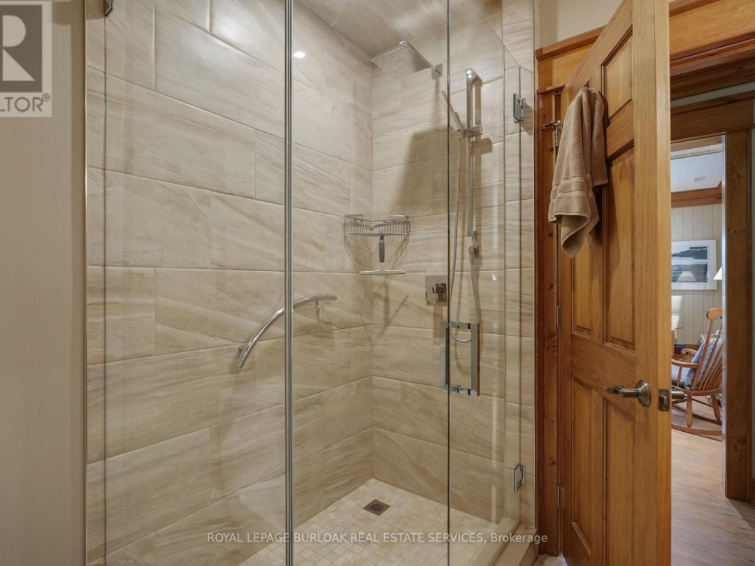 36 MANITOUWABING ESTATES ROAD, 