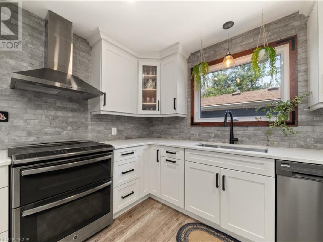 33 GRAHAM Drive, 