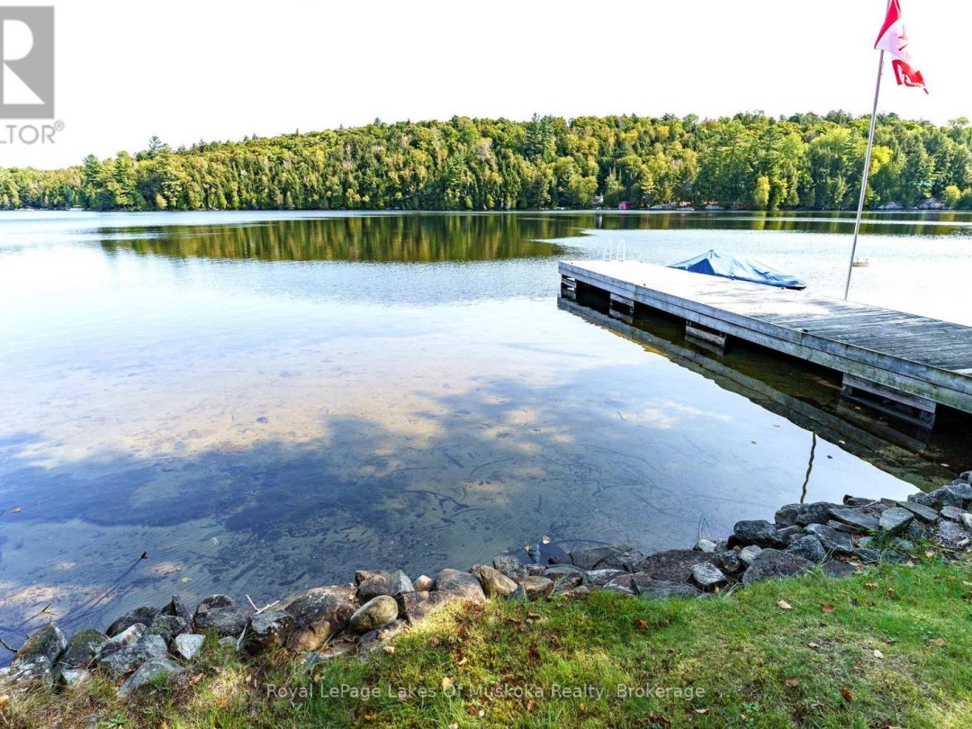 1363 West Oxbow Lake Road, Oxbow Lake