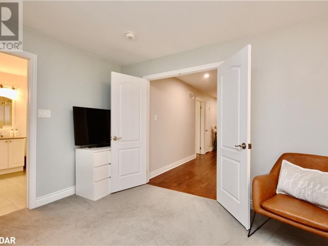 3089 EMPEROR Drive, 