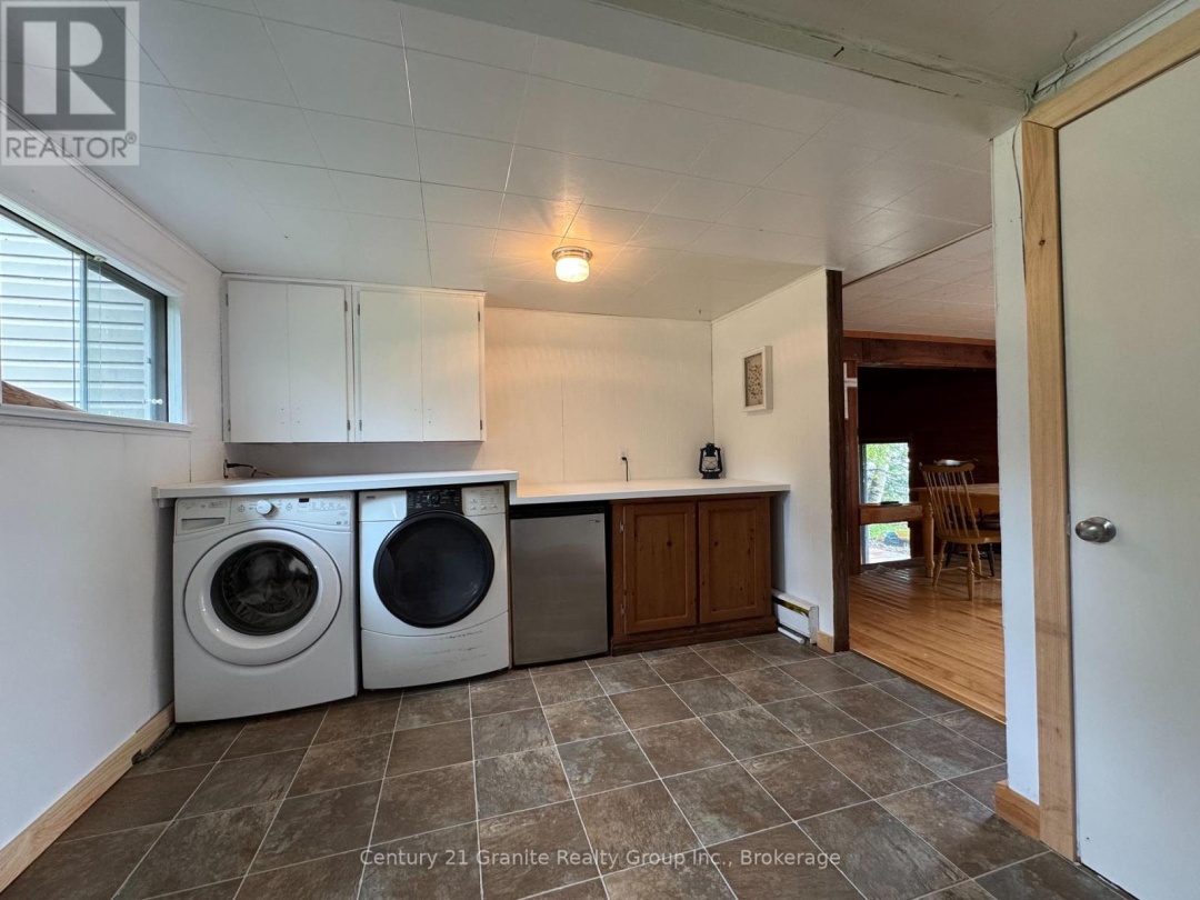 1036 Shirleys Road, Haliburton Lake