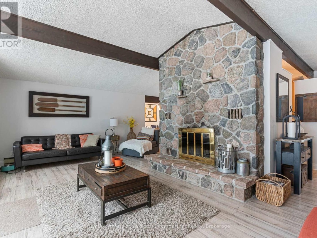 1088 Gravel Pit Drive, Canning Lake