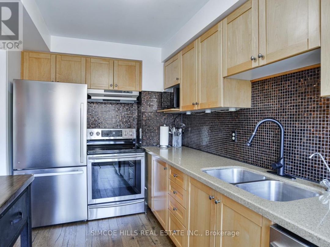 17 - 492 LACLIE STREET, 