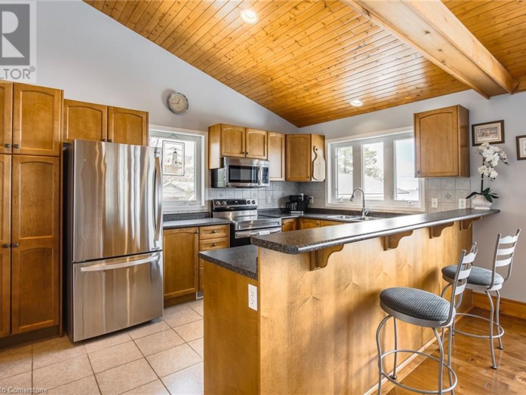 14 Lighthouse Crescent S, Georgian Bay