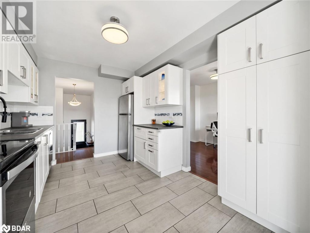 2 CHESTNUT Place, 