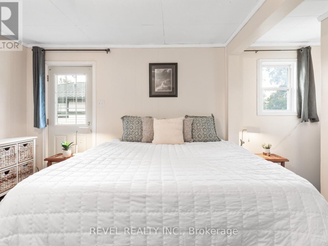883 CENTENNIAL PARK ROAD, 