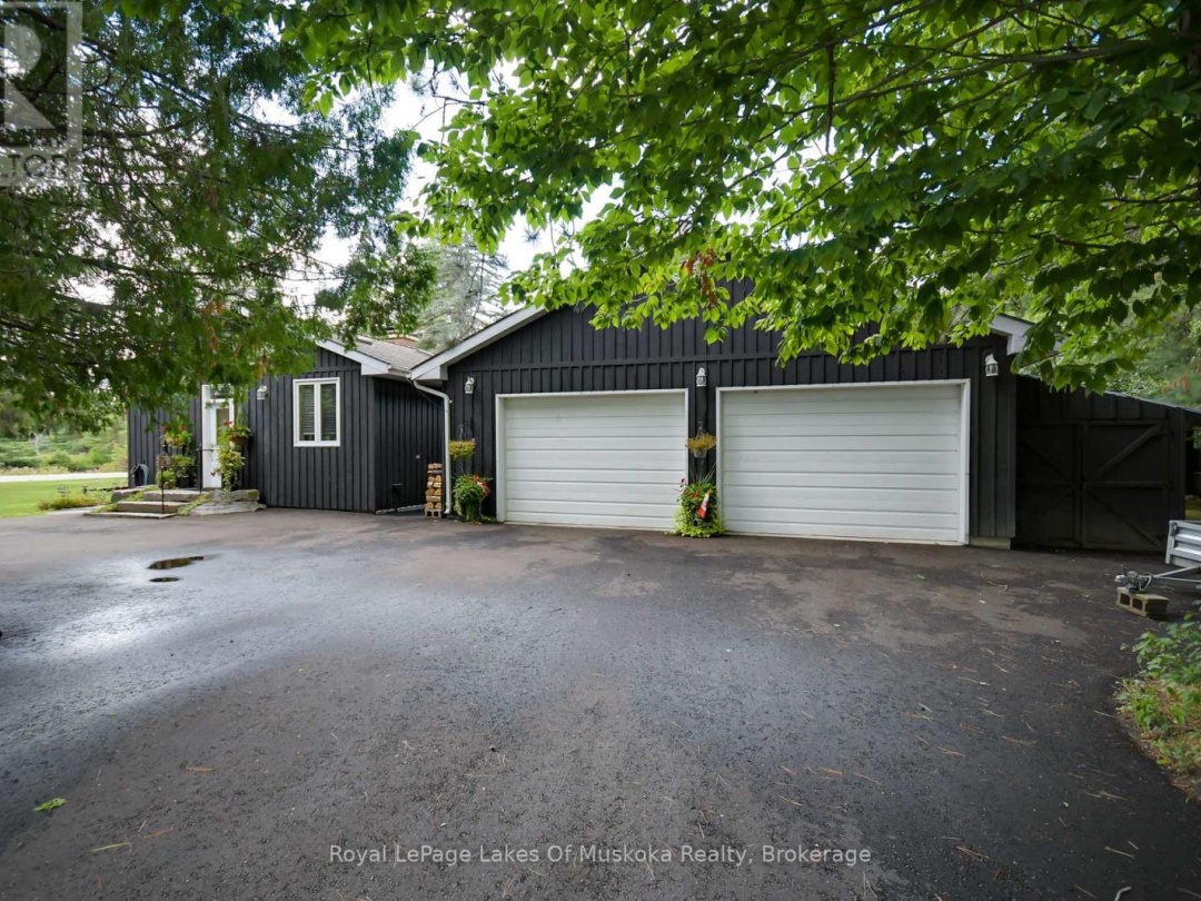 2 LESLIE DRIVE W, 