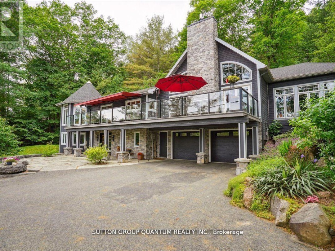 167 Santas Village Road, Muskoka River