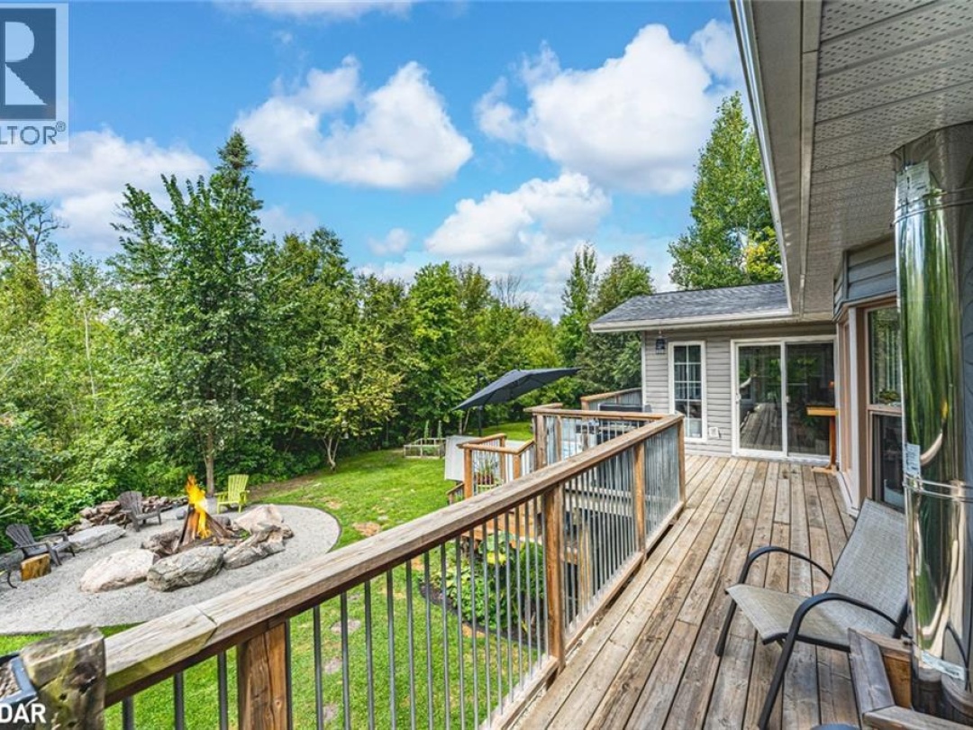 36 MEADOWS Avenue, 