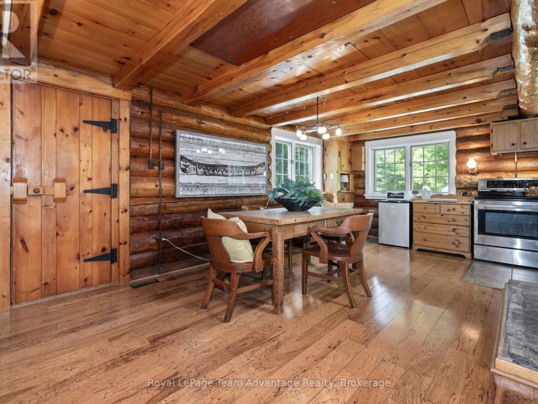 25 LIMBERT LANE N, 